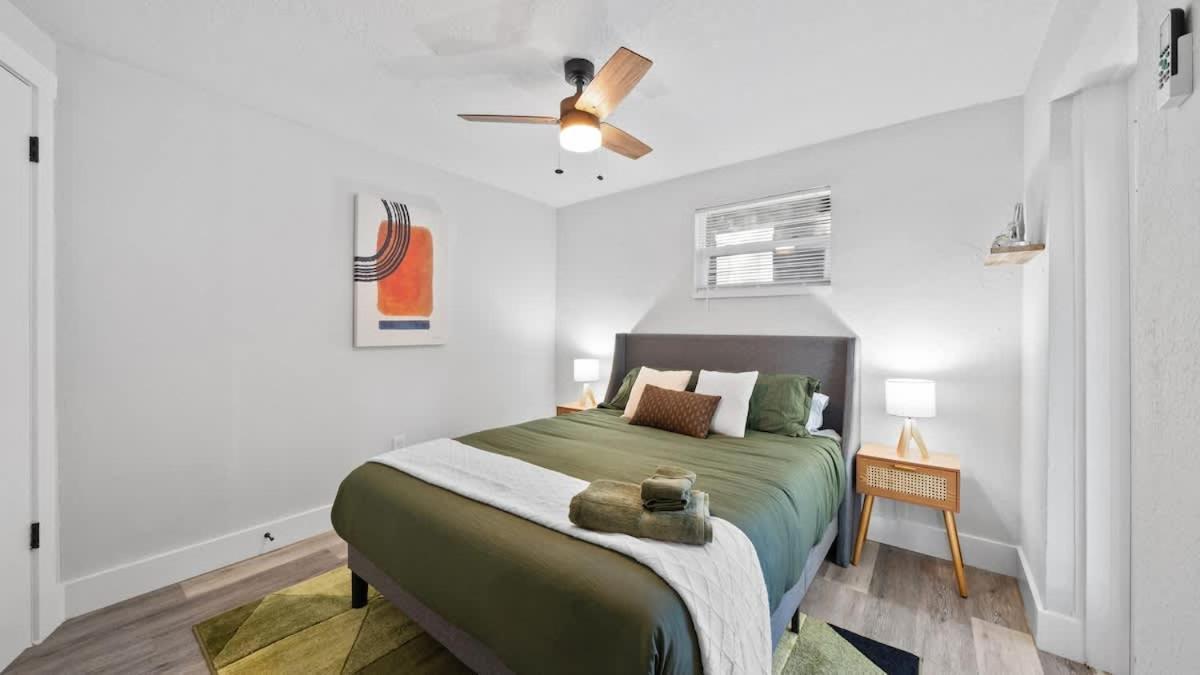 Modern-retro Themed Close To Coffee + Food! *