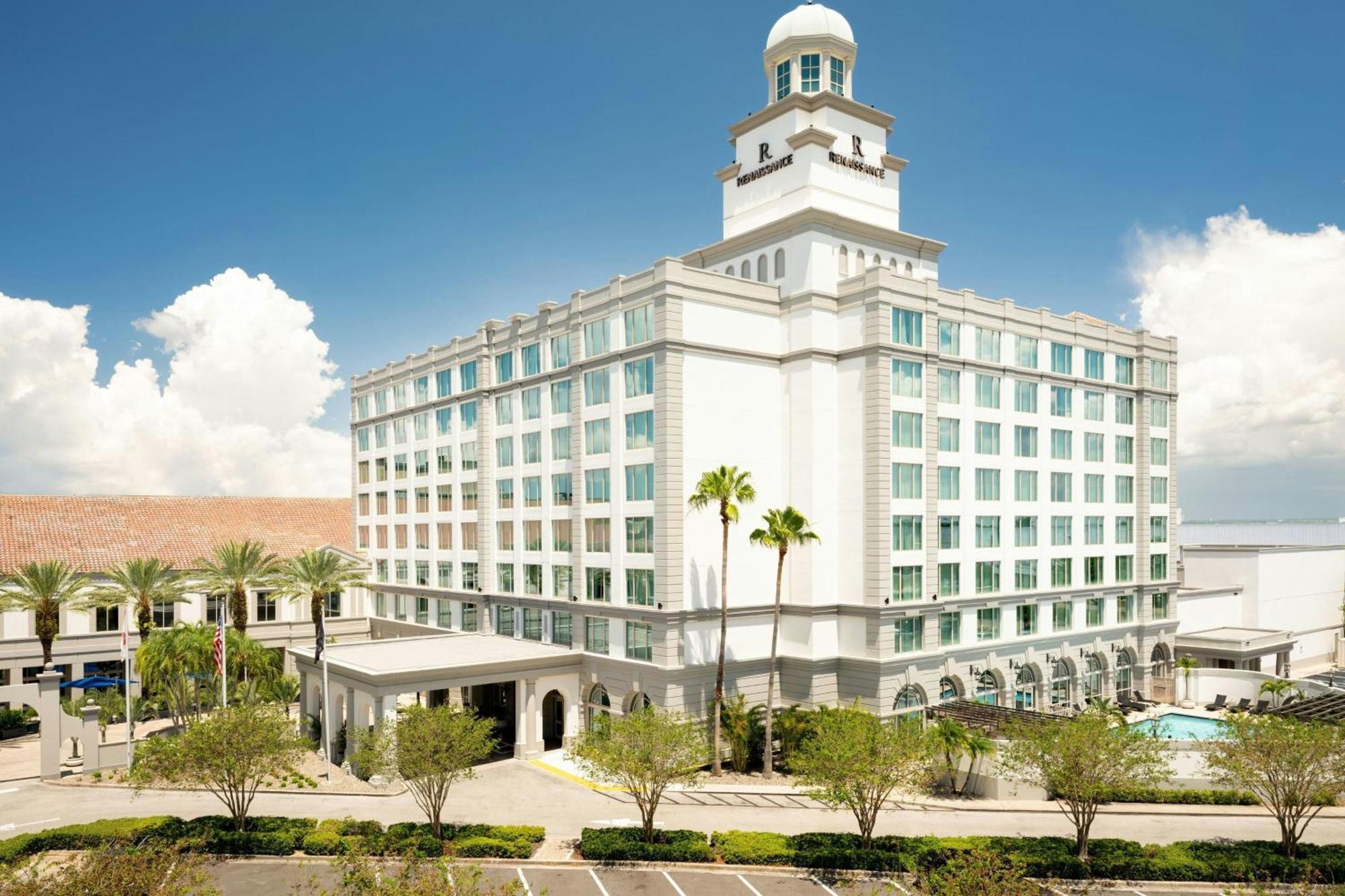 Renaissance International Plaza