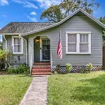 Suite Spot Bungalow Near Downtown
