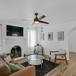 Suite Spot Bungalow Near Downtown