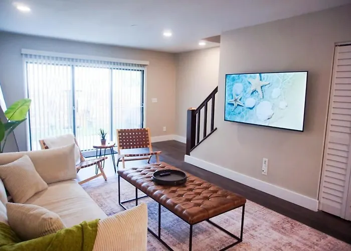 Boho Townhouse Near Usf