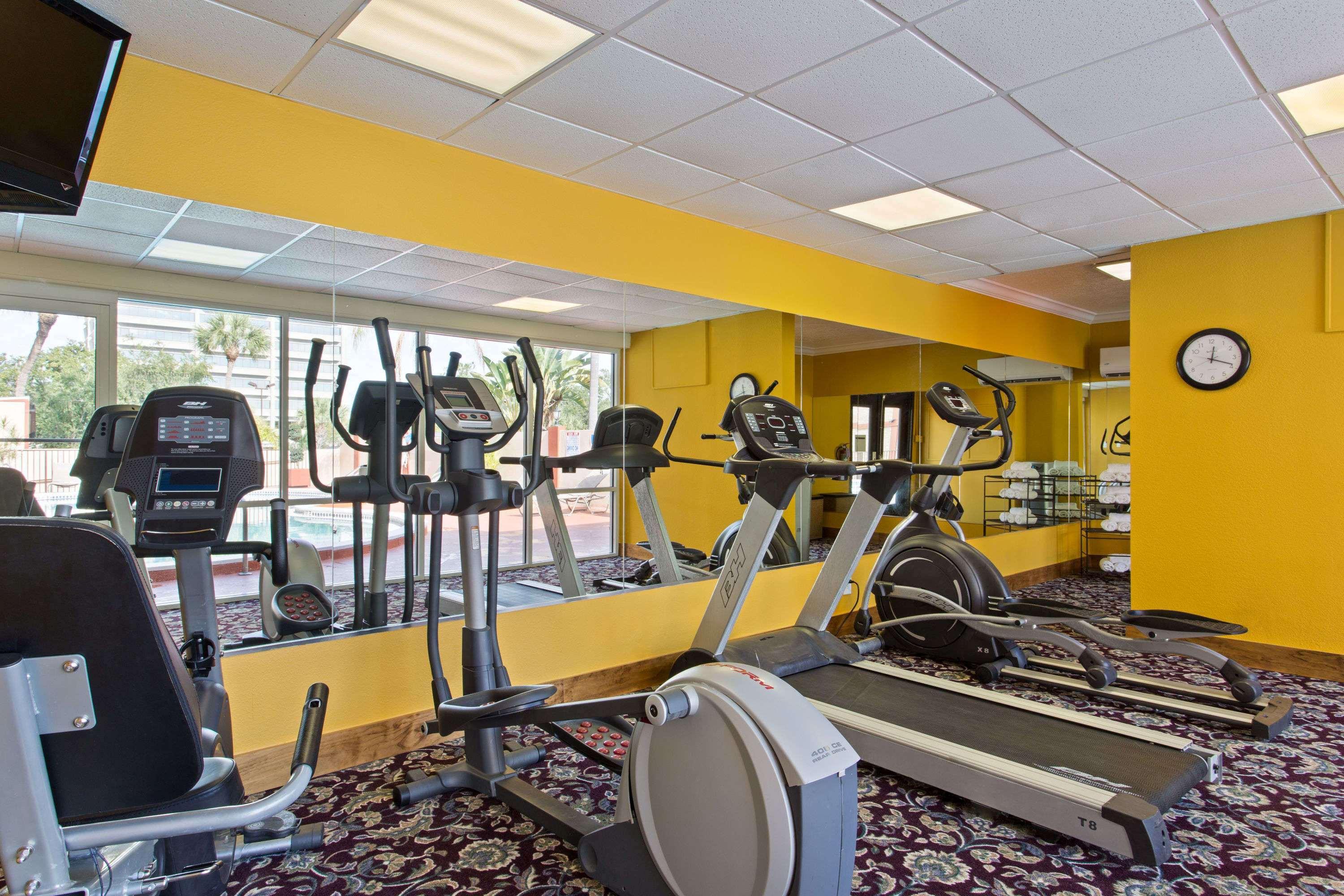Ramada By Wyndham Westshore Airport South