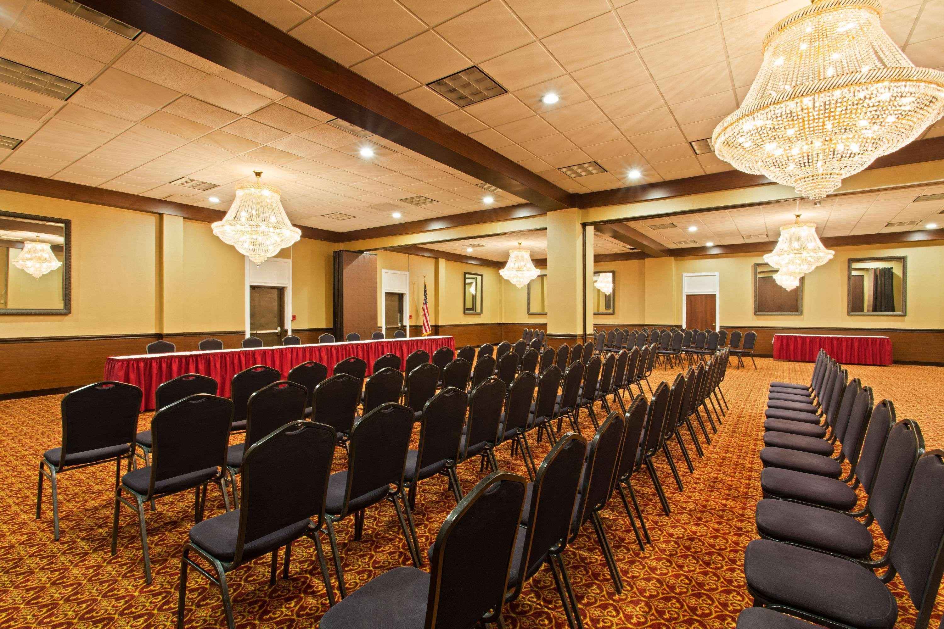 Hotel Ramada By Wyndham Westshore Airport South