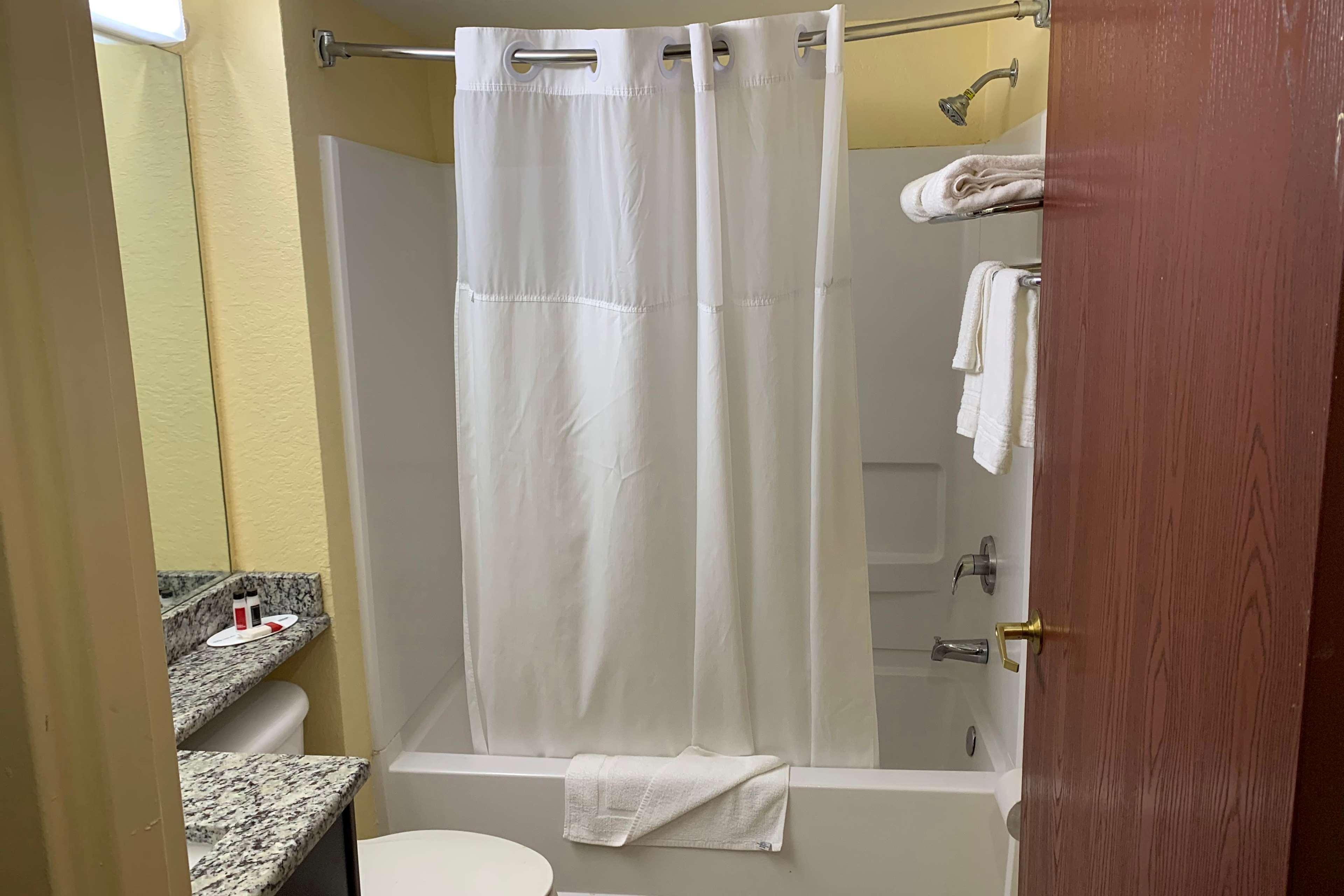 Hotel Days & By Wyndham Tampa/raymond Stadium 2*