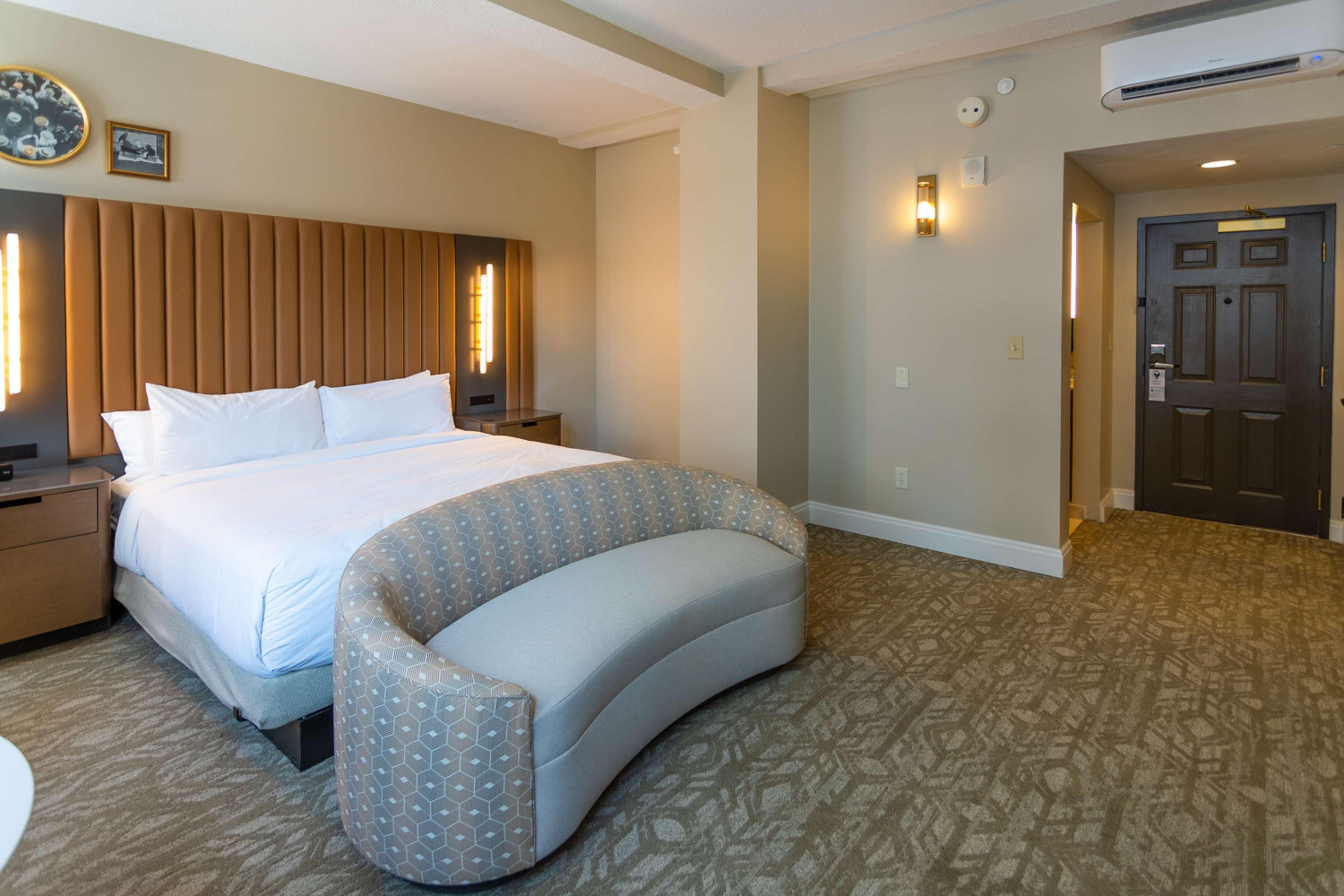 Flor Downtown, Tapestry Collection By Hilton Hotel 4*