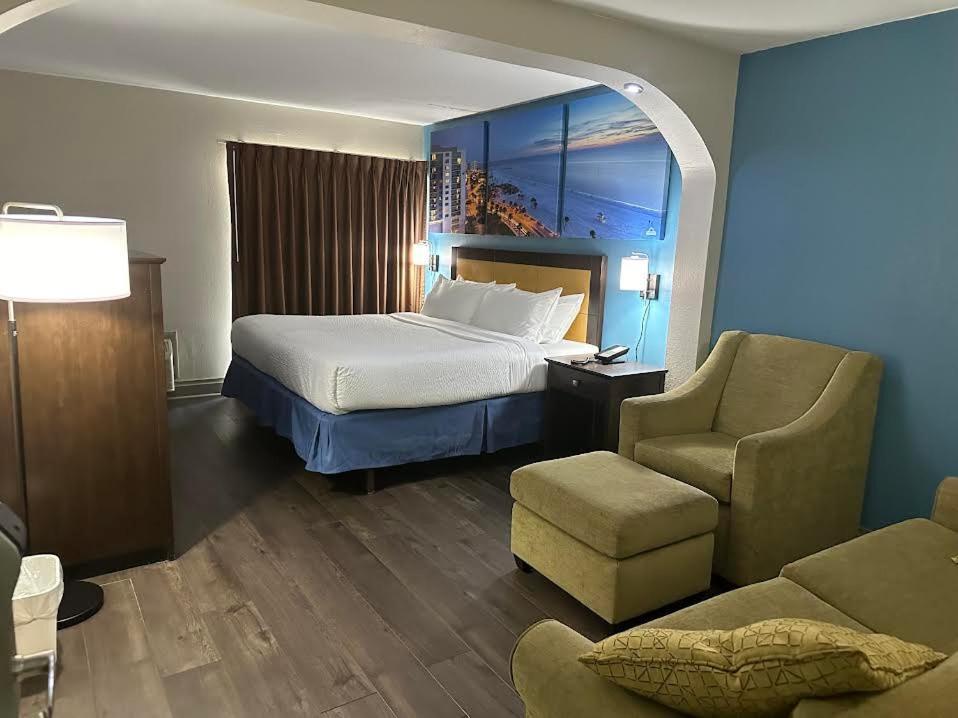 Hotel Days & By Wyndham - Ybor Tampa