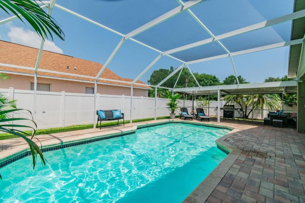 Poolside Paradise: Vacation Retreat.
