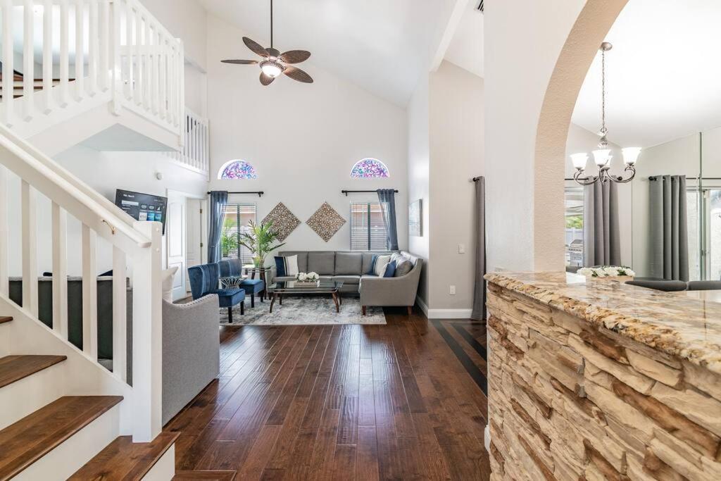 Poolside Paradise: Vacation Retreat. * Tampa