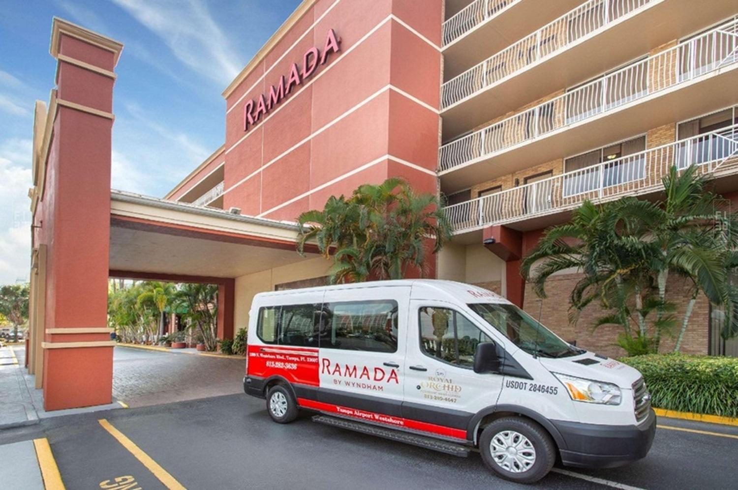Hotel Ramada By Wyndham Westshore Airport South 3*