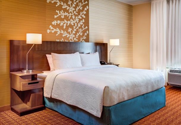 Hotel Fairfield & By Marriott Westshore/airport