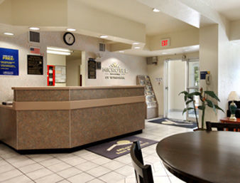 Days & By Wyndham Tampa/raymond Stadium Hotel