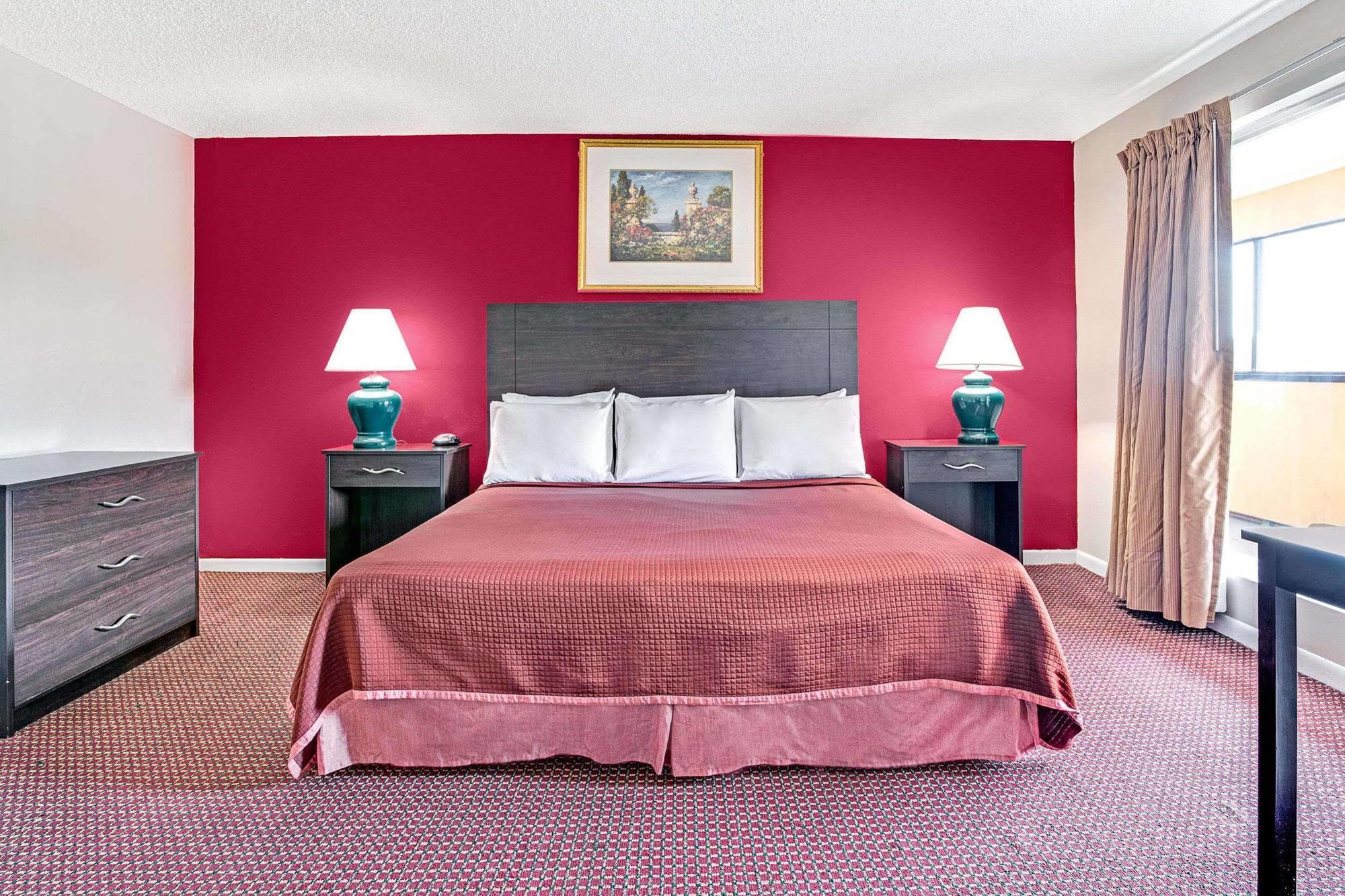 Airport Hotel 2*