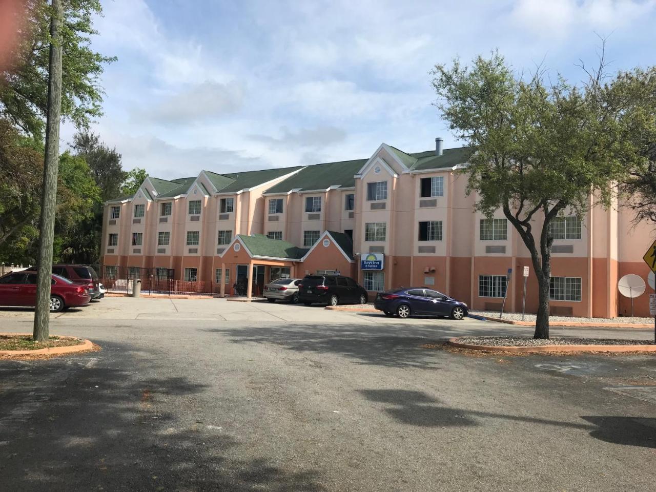 Days & By Wyndham Tampa/raymond Stadium 2* Tampa
