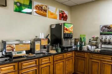 Quality Airport - Cruise Port Inn 2*