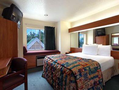 Days & By Wyndham Tampa/raymond Stadium Hotel Tampa